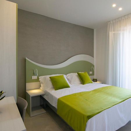 Residence Flow-R Riccione Exteriör bild