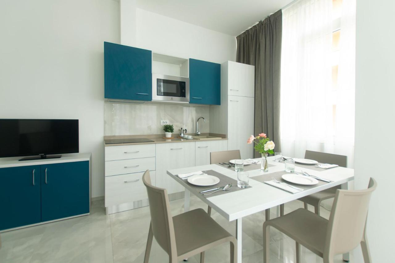 Residence Flow-R Riccione Exteriör bild