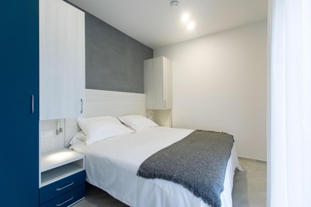 Residence Flow-R Riccione Exteriör bild